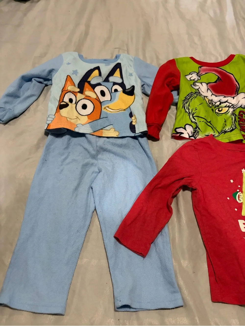 3T pajamas BUNDLE - Bluey, Grinch, Christmas